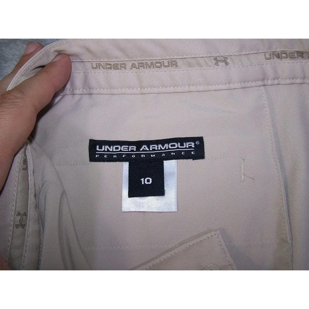 Under Armour Shorts Women's Size‎ 10 33X9.5 Performance khaki Tan Beige